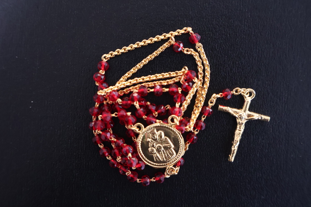 V Red Rosary